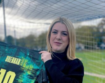 Nicky joins England stars in EE squad to tackle online abuse